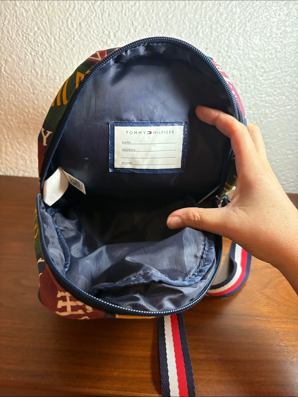 Vintage 1985 Tommy Hilfiger NYC Pennant-Print Sling Backpack